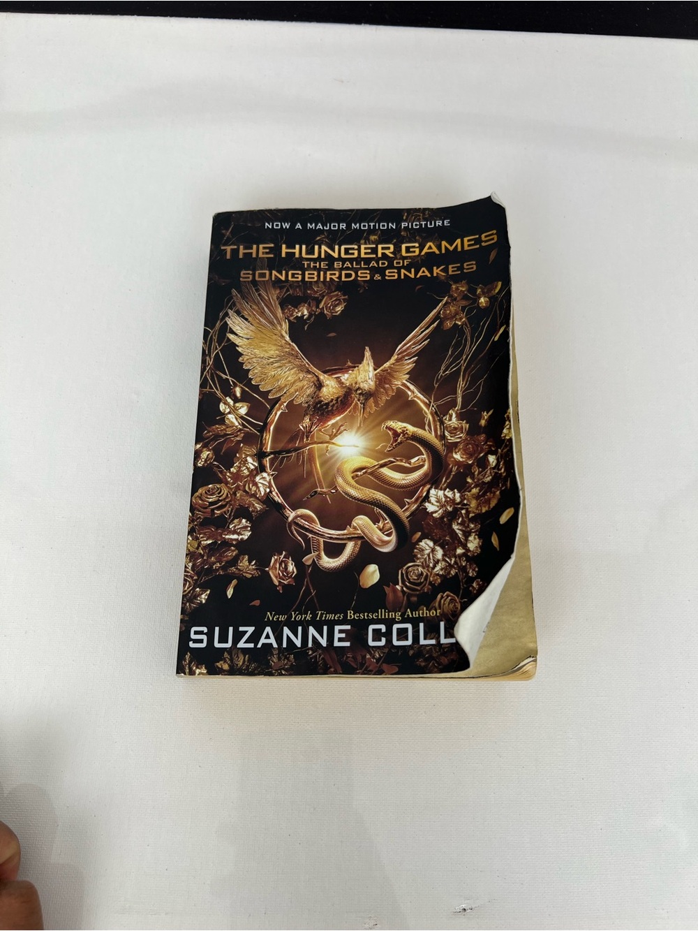 The Hunger Games: The Ballad of Songbirds & Snakes - Gold/Black Paperback by
